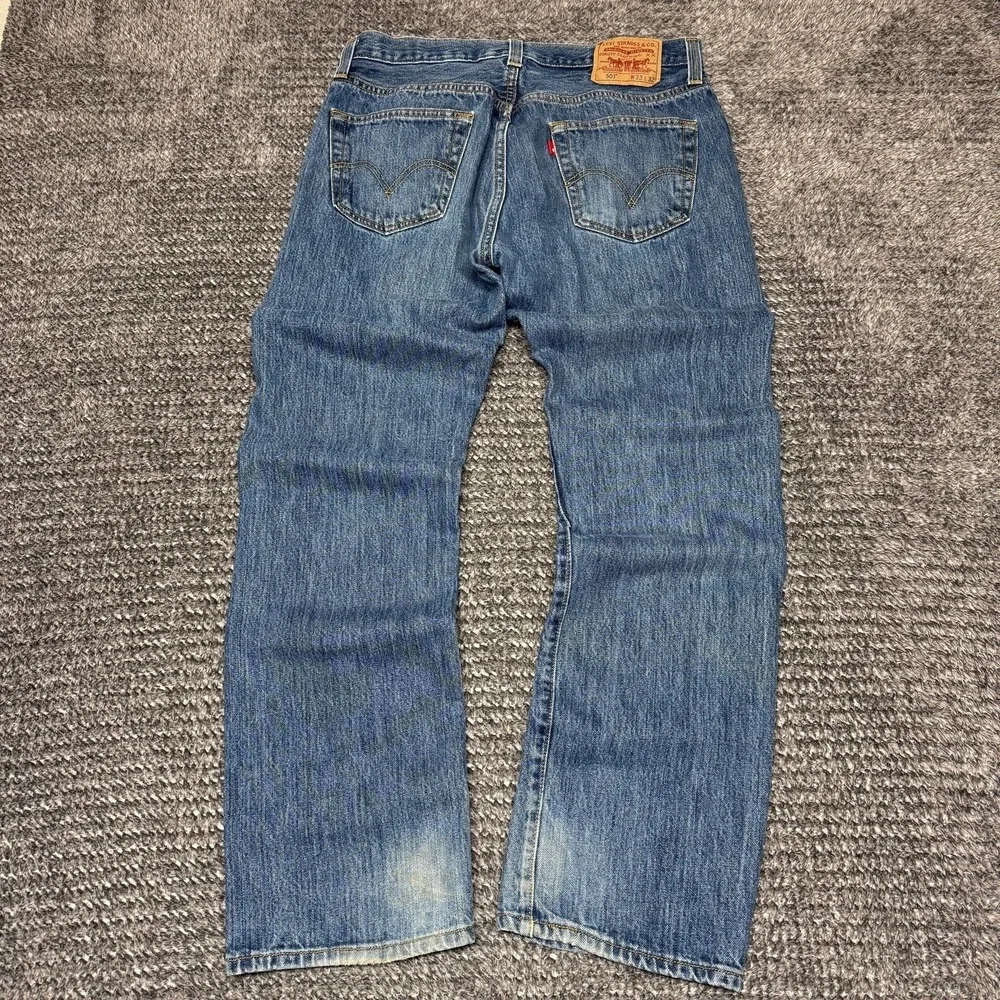 Levis 501 Mens Jeans 33x32 Straight Fit Button Fly Medium‎ Wash Denim